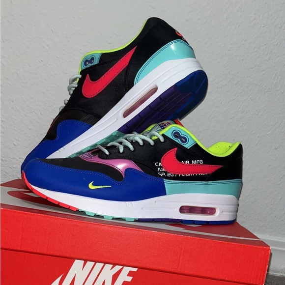 air max 1 black hyper grape